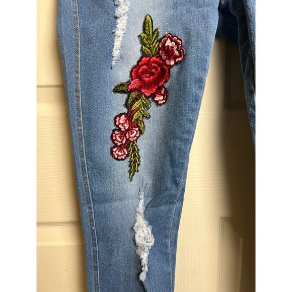 Jvini Embroidered Rose Jeggings - Picture 3 of 10
